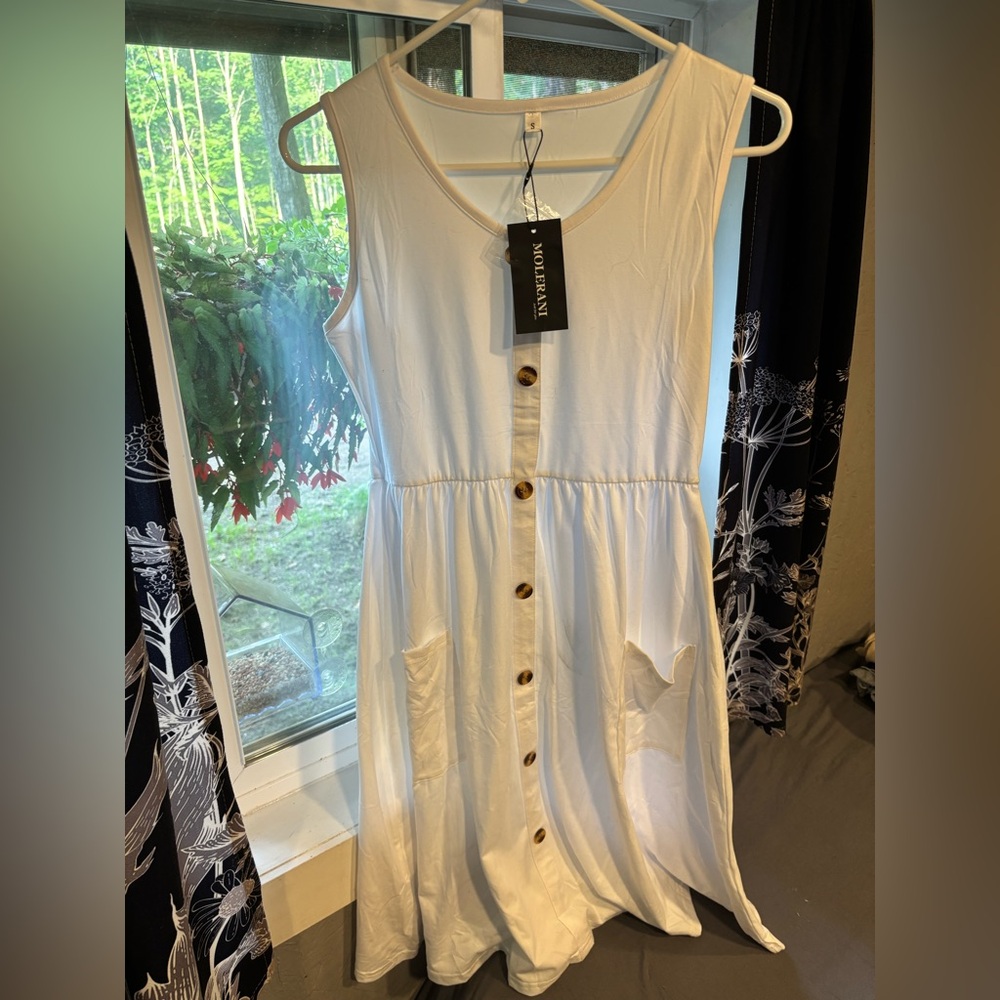 White Button-Down Sleeveless Dress